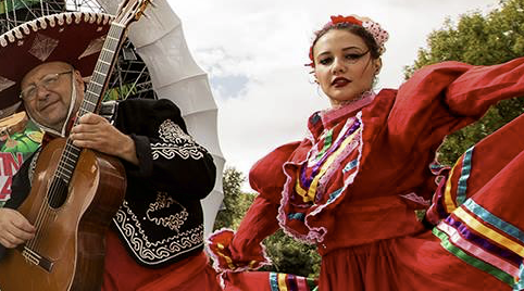 50-jarig samezijn feestje met Mexicaanse muziek vieren